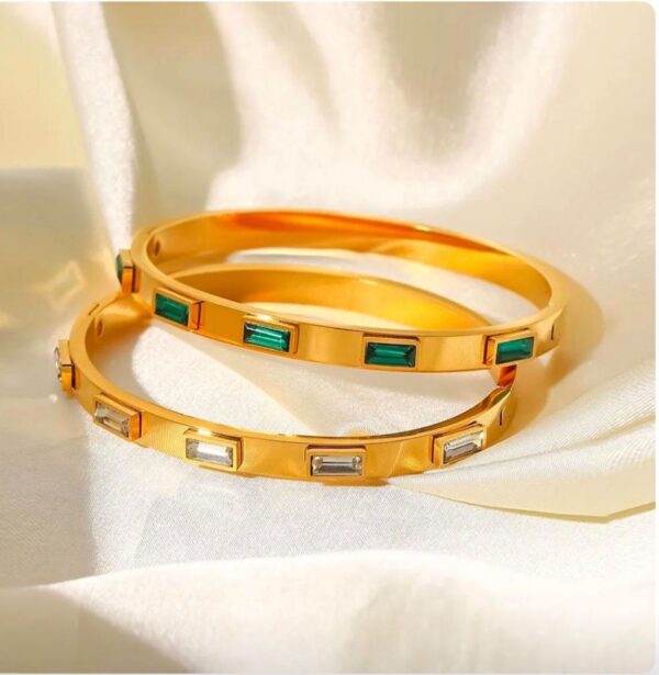 Elegant Gold Stone Bangle