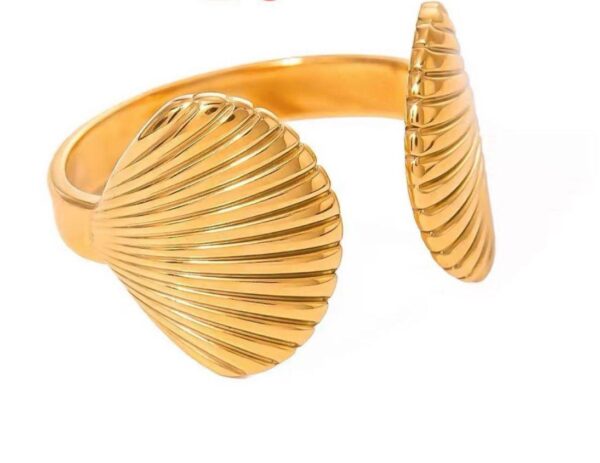 Seashell ring